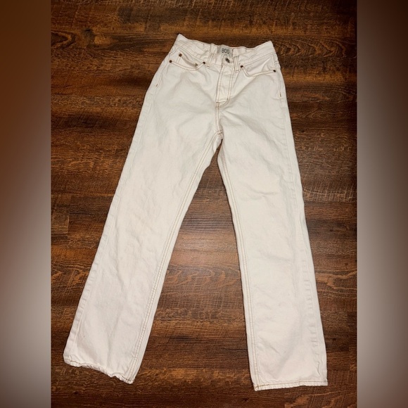 BDG Urban Outfitters COWBOY JEANS OFF-WHITE CREAM DENIM WOMEN'S SIZE 24 - Picture 2 of 4